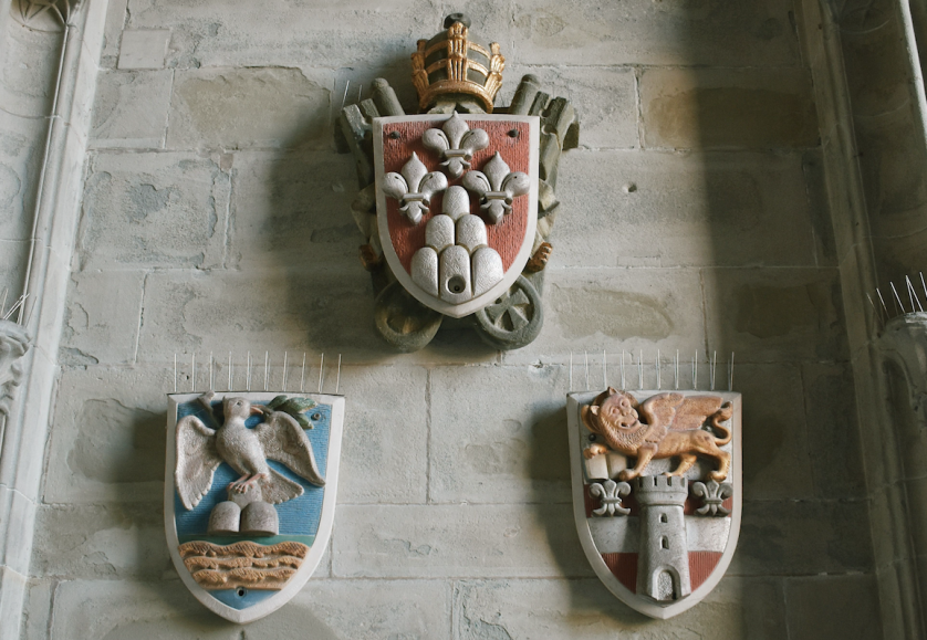 Custom Heraldic Crests: Designed to Endure Decades