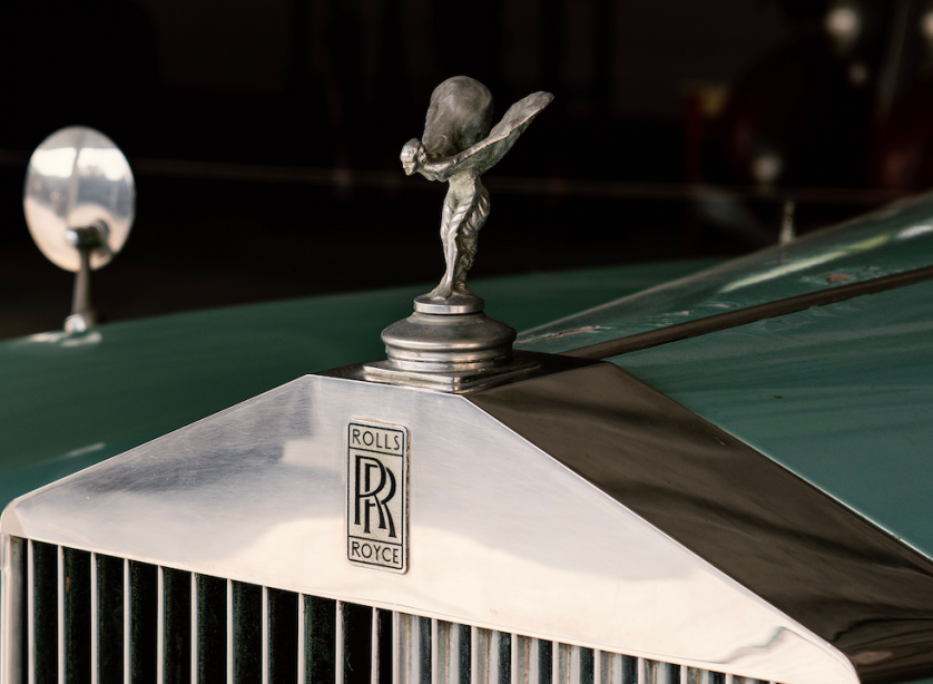 Luxury Logo Monogram: The Atelier’s Private Craft