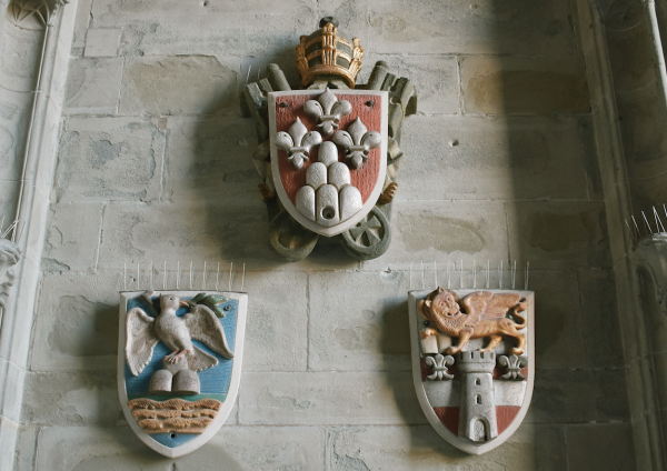 personalized heraldic crest